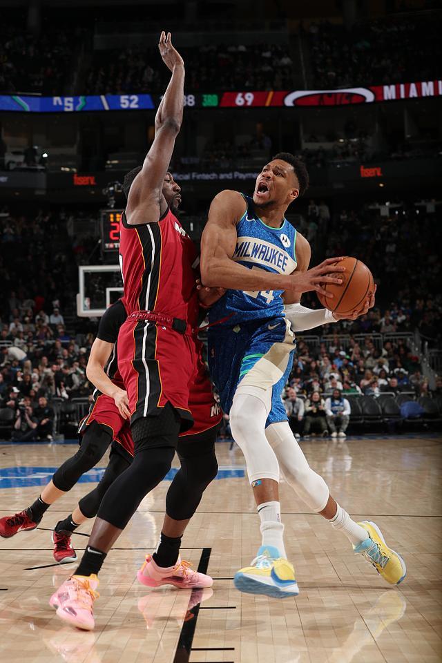 包含黄蜂爆冷雄鹿B队，阿德巴约三分雨点燃全场的词条