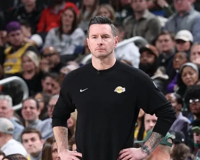 尼克斯强势南韩男篮，戈贝尔惊艳世界