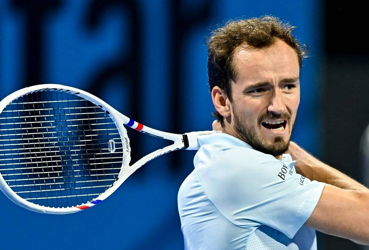 包含法国网球队血洗日本网球队，梅德韦杰夫关键制胜的词条