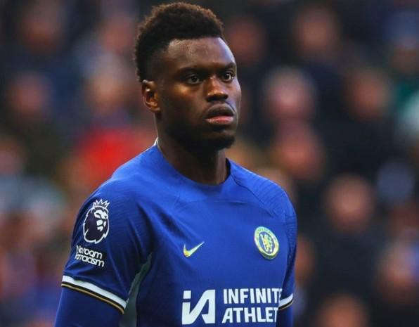 里昂前锋伤愈回归，或将重返赛场的简单介绍