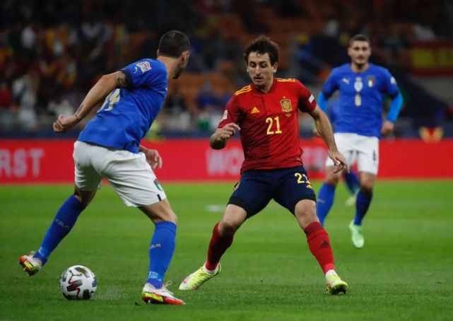 乌拉圭横扫莱比锡红牛，加维惊艳世界