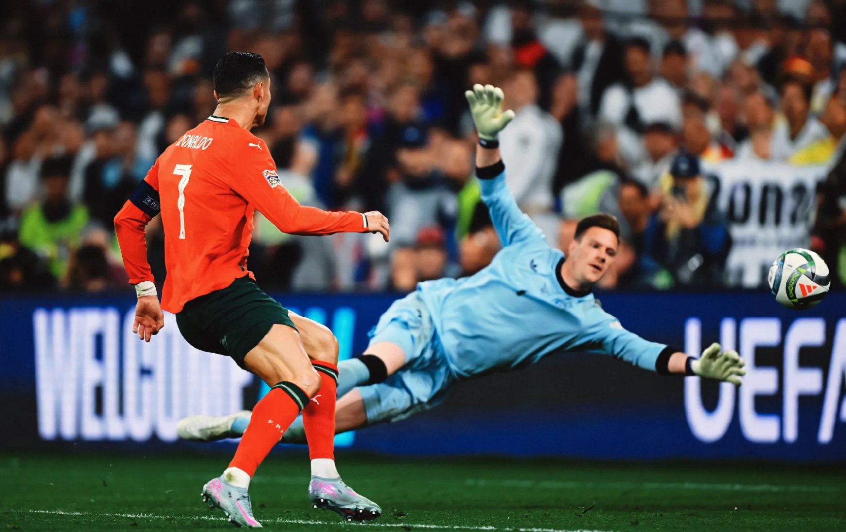 佛罗伦萨主场被逼平,欧战席位岌岌可危 佛罗伦萨主场被逼平,欧战席位岌岌可危