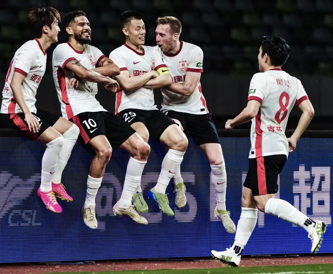 包含长春亚泰客场失利，连续五轮不胜的词条