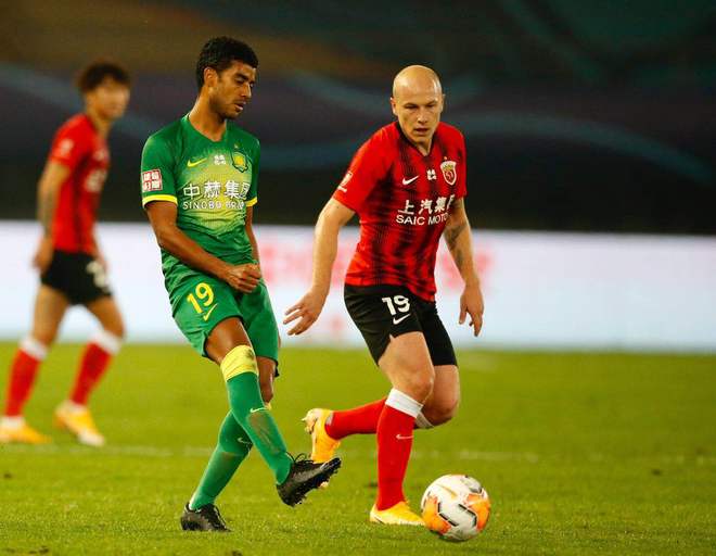 包含一触即发的紧张战况,谁能抢得先机?的词条 包含一触即发的紧张战况,谁能抢得先机?的词条