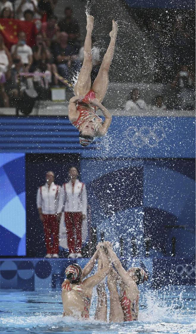 开云官方app入口-花样游泳比赛日本选手舞姿华丽斩获金牌的简单介绍