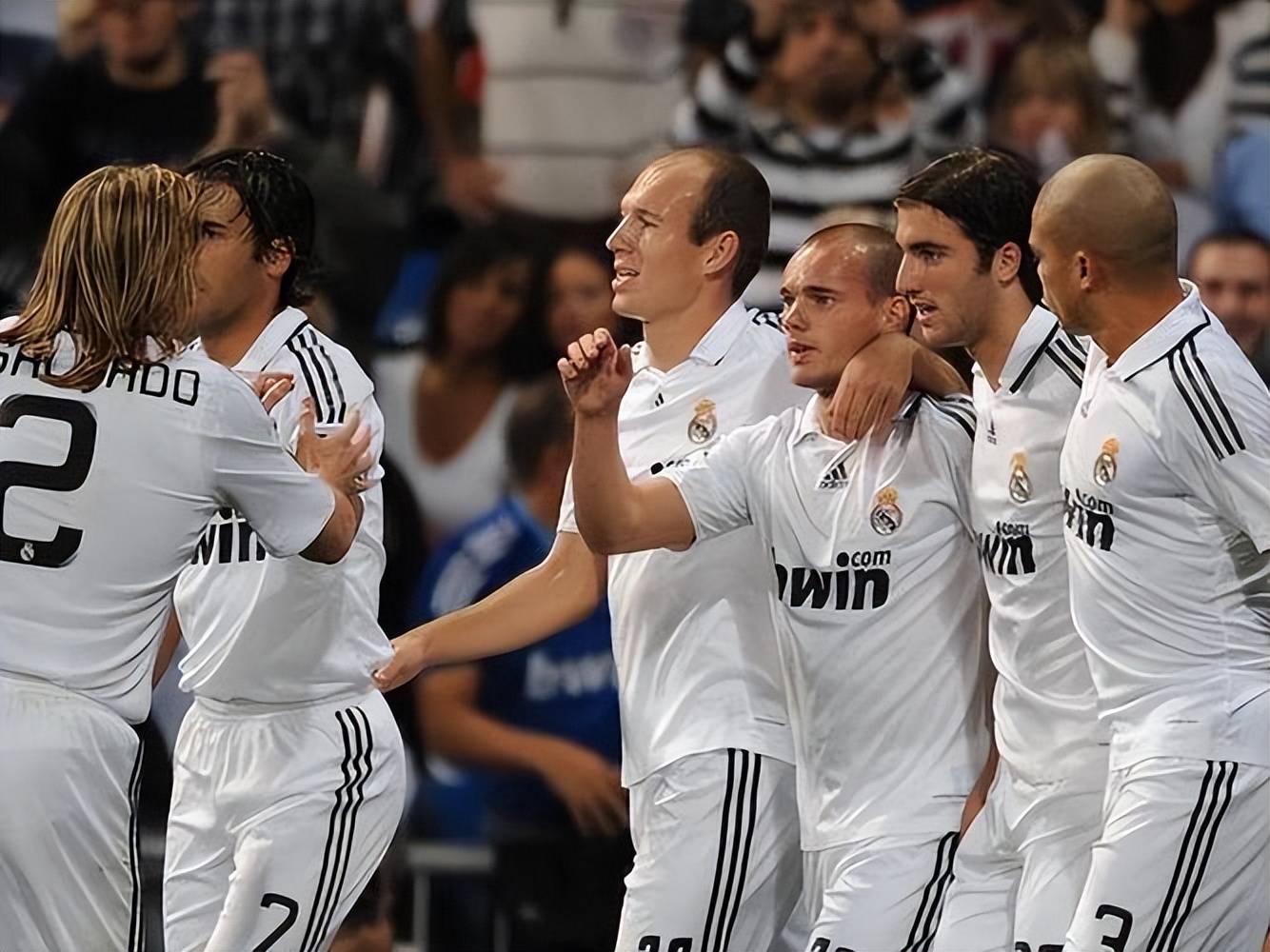 荷兰逆转皇马，萨内三分雨点燃全场的简单介绍