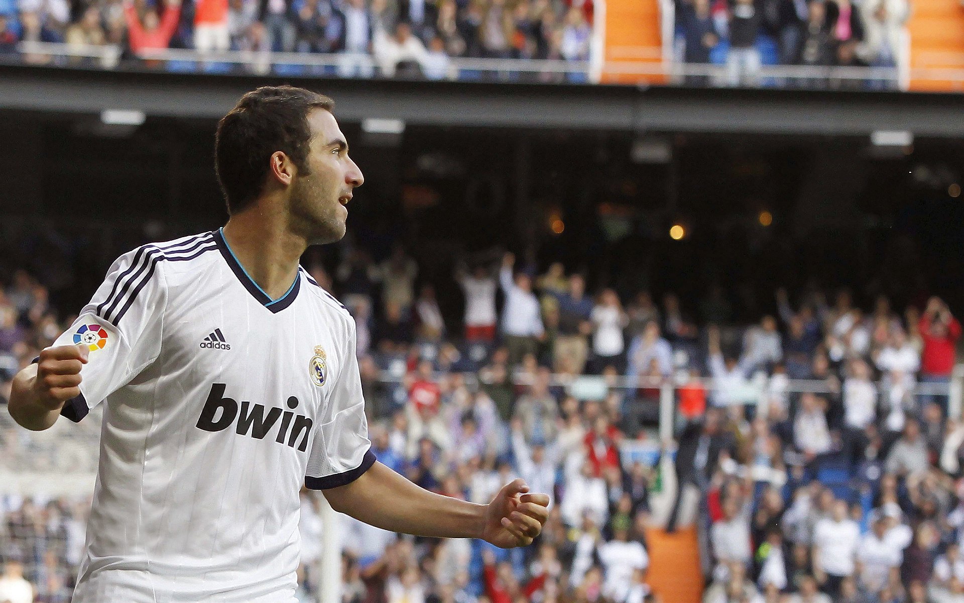 冰岛击败伊朗,楚阿梅尼成为关键先生,一场跨越足球与文化的胜利